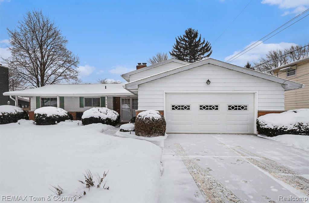 426 Bellewood Drive, Flushing, MI 48433 — Photo 2