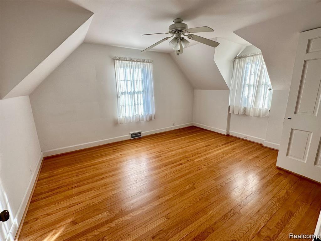 4302 SHERIDAN Drive, Royal Oak, MI 48073 — Photo 11