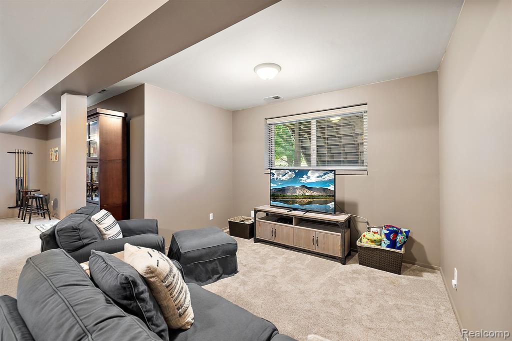 733 LONGFORD Drive, Rochester Hills, MI 48309 — Photo 70