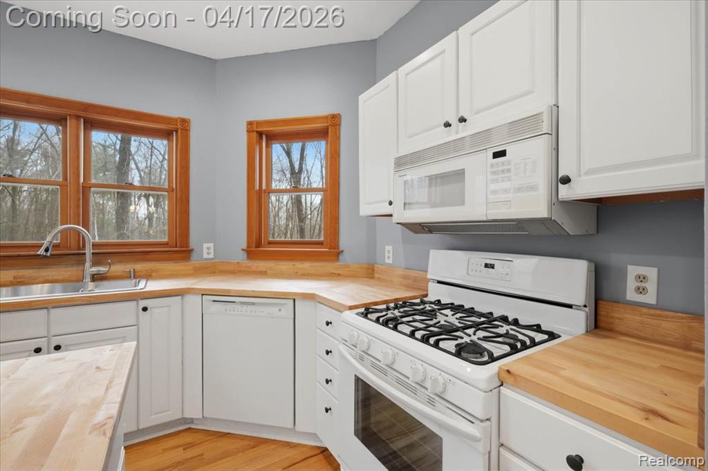 2222 S Hickory Ridge Trail, Milford, MI 48380 — Photo 10