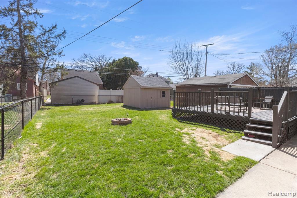 823 NEW YORK Avenue, Lincoln Park, MI 48146 — Photo 30