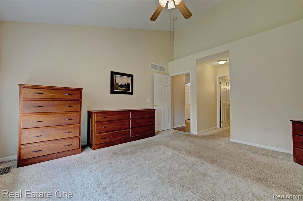 6501 CLUB E, 8, Grand Blanc, MI 48439 — Photo 23