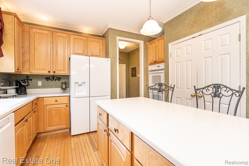 4595 Dunbar Court, Rochester, MI 48306 — Photo 20