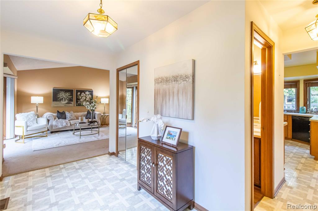 44891 Huntingcross Drive, Novi, MI — Photo 3