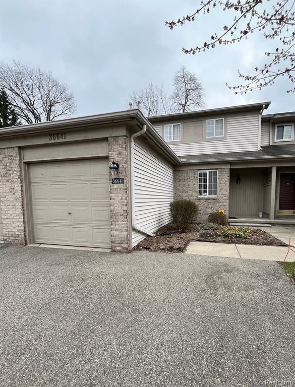 36641 DEERHURST Street S, 10, Westland, MI — Photo 2