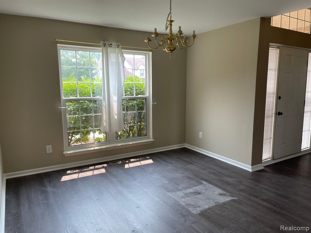 47000 HARBOUR POINTE, Van Buren, MI 48111 — Photo 9