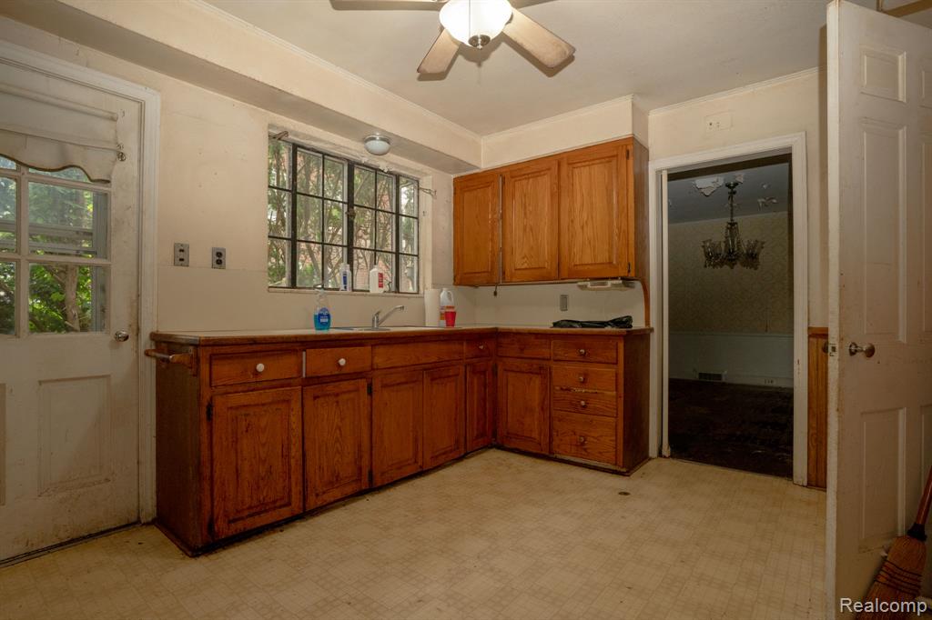 26120 Hendrie Boulevard, Huntington Woods, MI — Photo 21