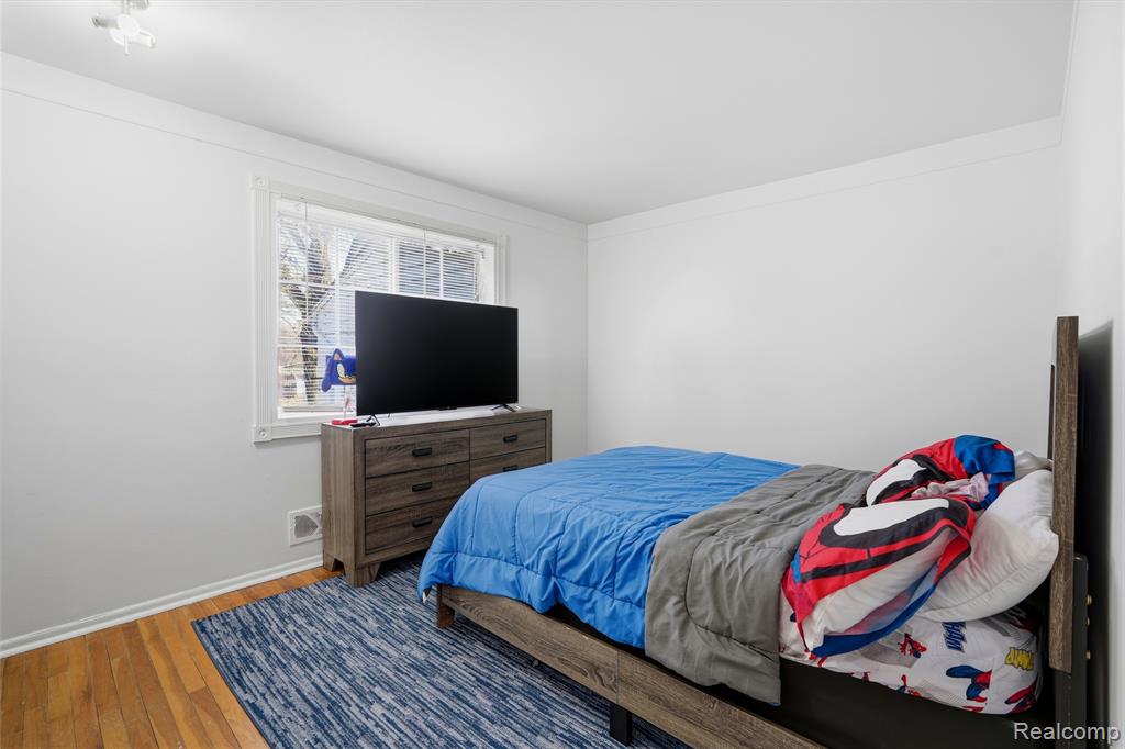 20648 Williamsburg Court, Harper Woods, MI 48225 — Photo 12