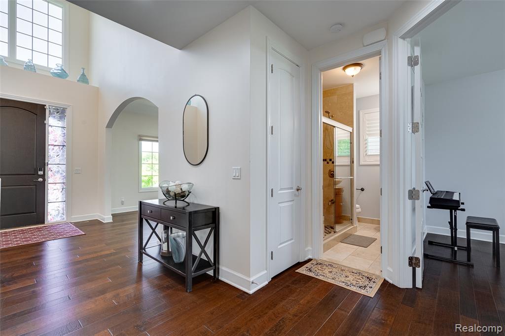 47576 VALENCIA Circle, Novi, MI — Photo 44
