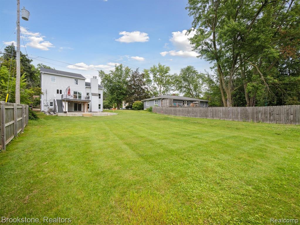 576 E Flint Street, Lake Orion, MI 48362 — Photo 3