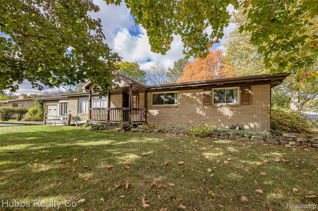 7122 Abbey Lane, Swartz Creek, MI 48473 — front exterior