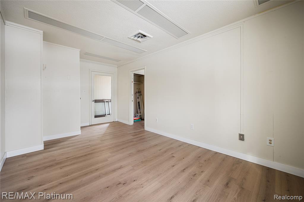 11528 S Saginaw Street, Grand Blanc, MI 48439 — Photo 31