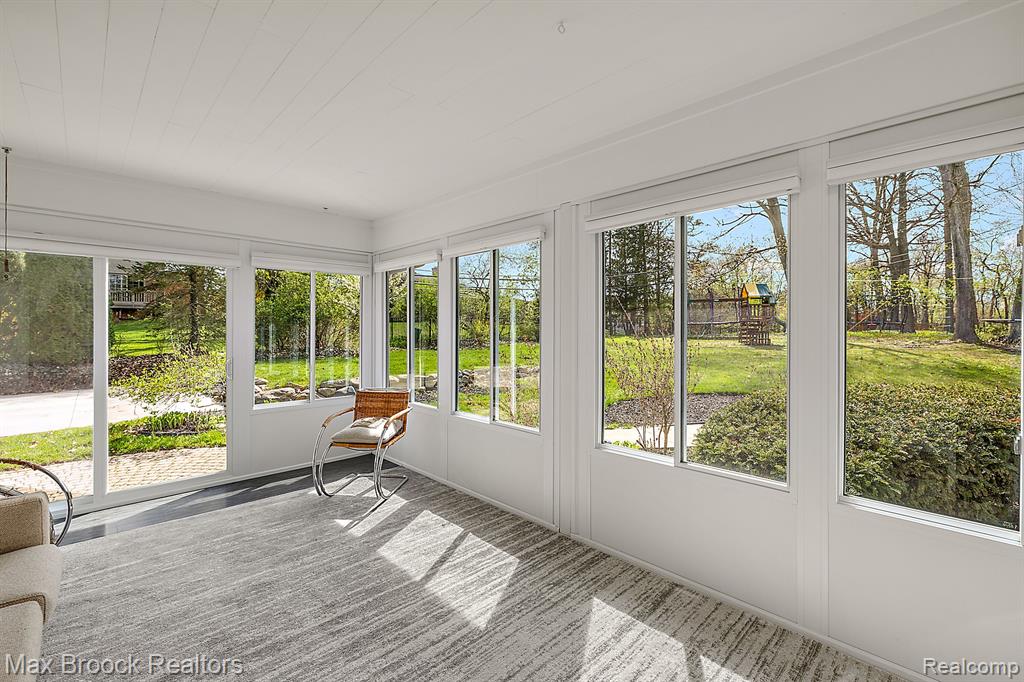 4384 SUNNINGDALE Drive, Bloomfield Hills, MI 48302 — Photo 11