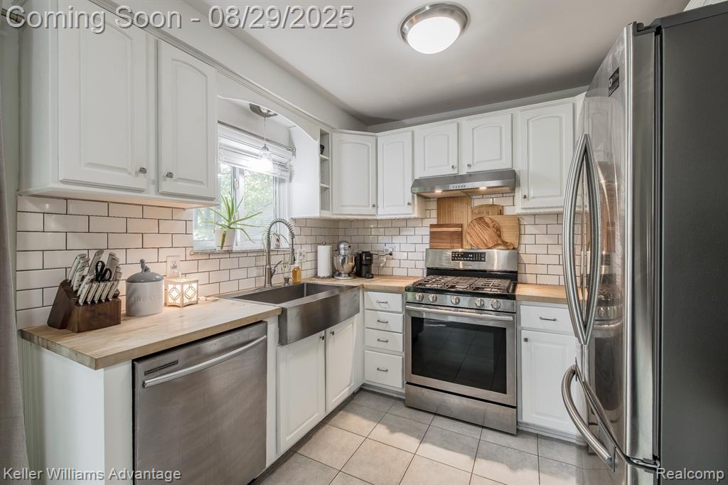 934 Prince Street, Milford, MI 48381 — Photo 15