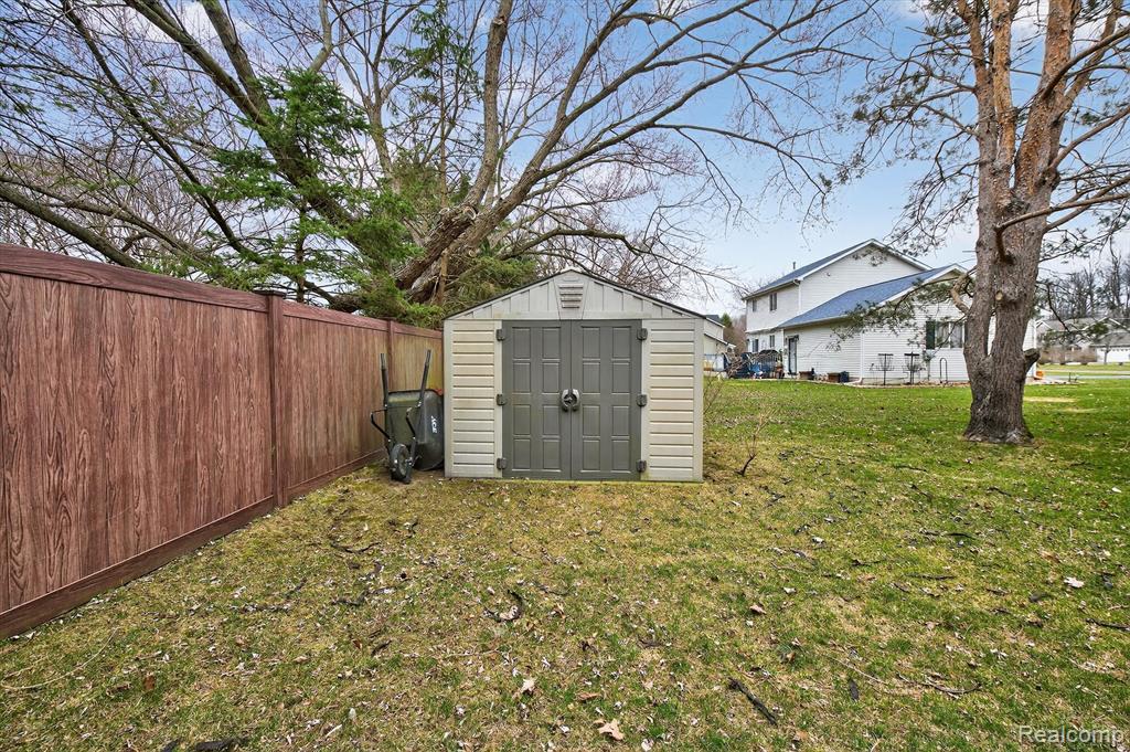 2454 Calvin Court, Pinckney, MI 48169 — Photo 41