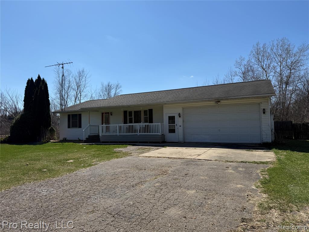 4976 Schott Road NE, Mayville Vlg, MI 48744 — Photo 2