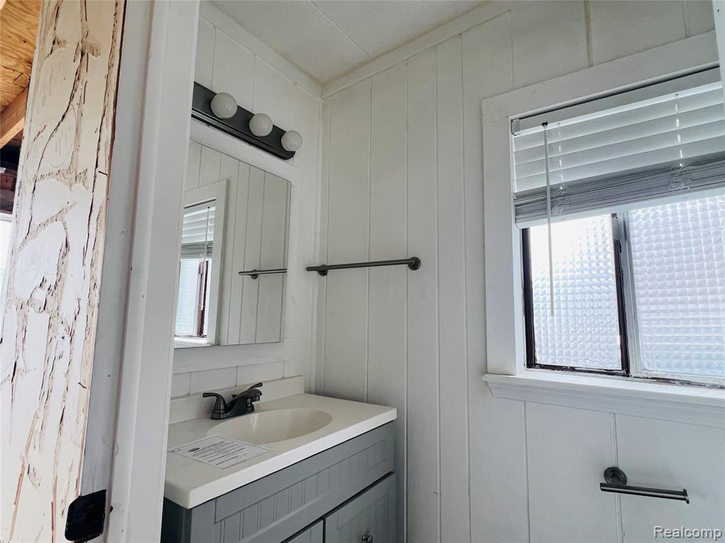 5377 Wildwood Drive, Howell, MI 48843 — Photo 8