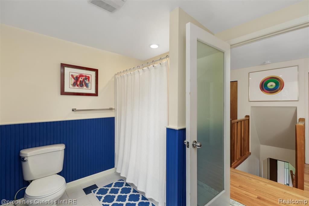13323 Hart Avenue, Huntington Woods, MI — Photo 30