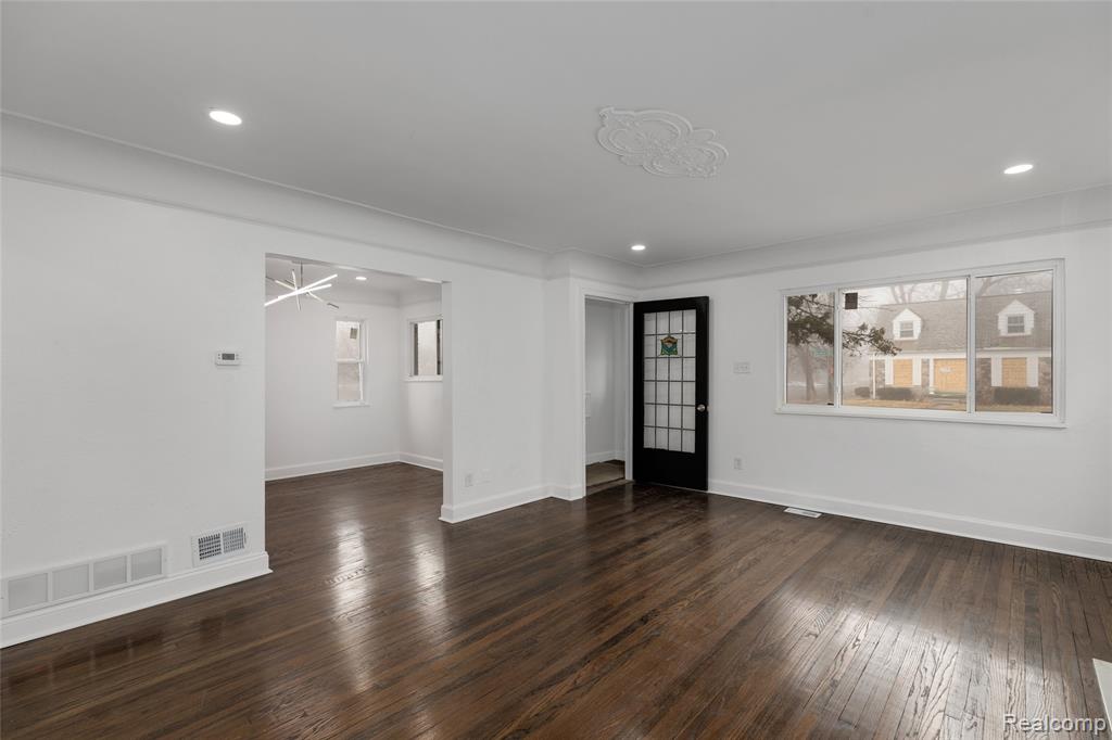 10900 Worden Street, Detroit, MI 48224 — Photo 12