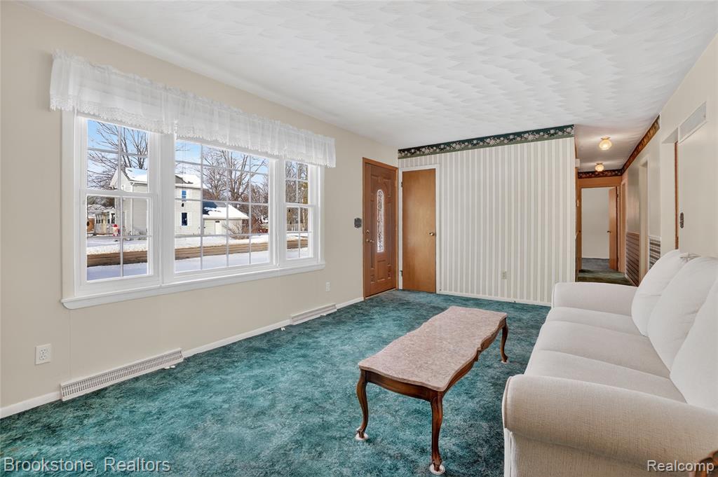 300 N Kibbee Street, MI 48879 — Photo 9