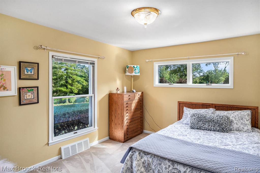 855 N Pemberton Road, Bloomfield Hills, MI 48302 — Photo 19