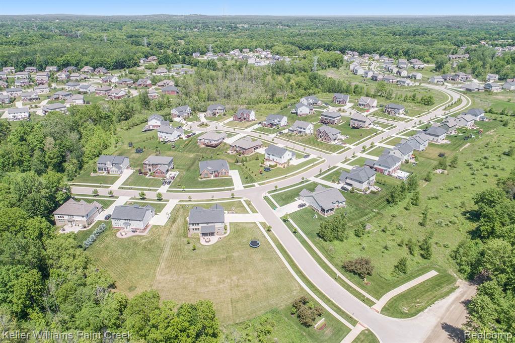 894 Wynstone Circle N, Oakland, MI — Photo 61