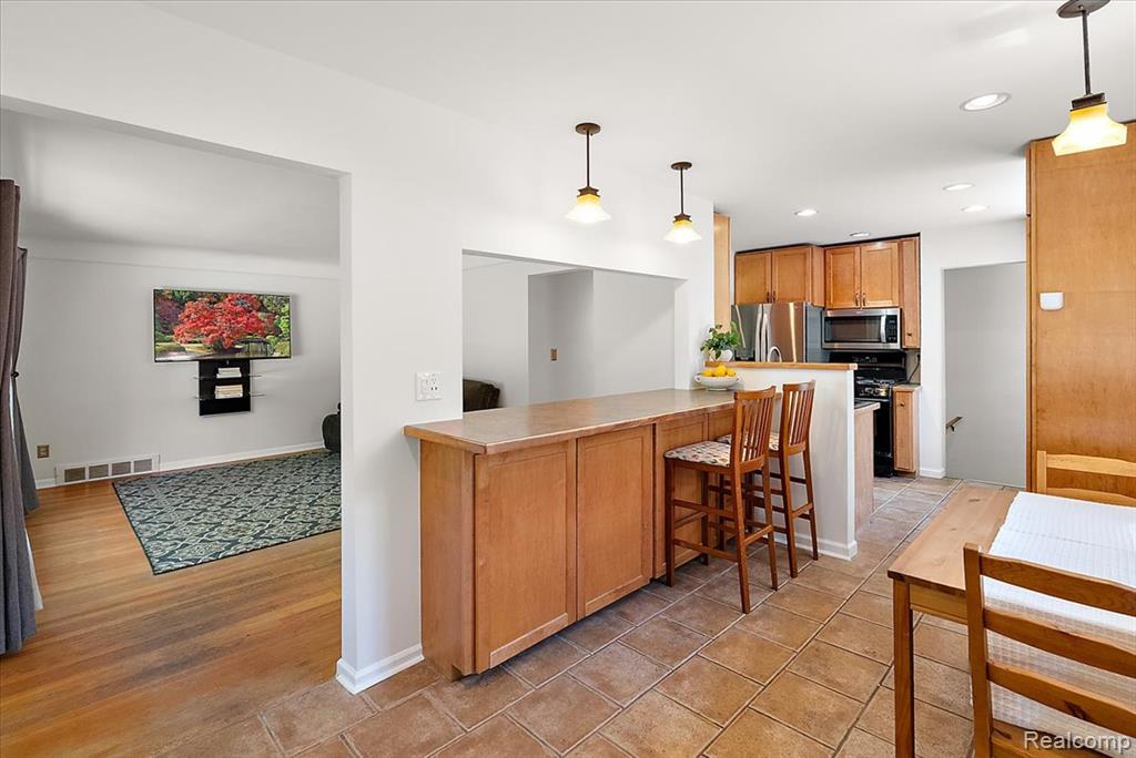 4205 Katherine Street, Dearborn Heights, MI 48125 — Photo 4