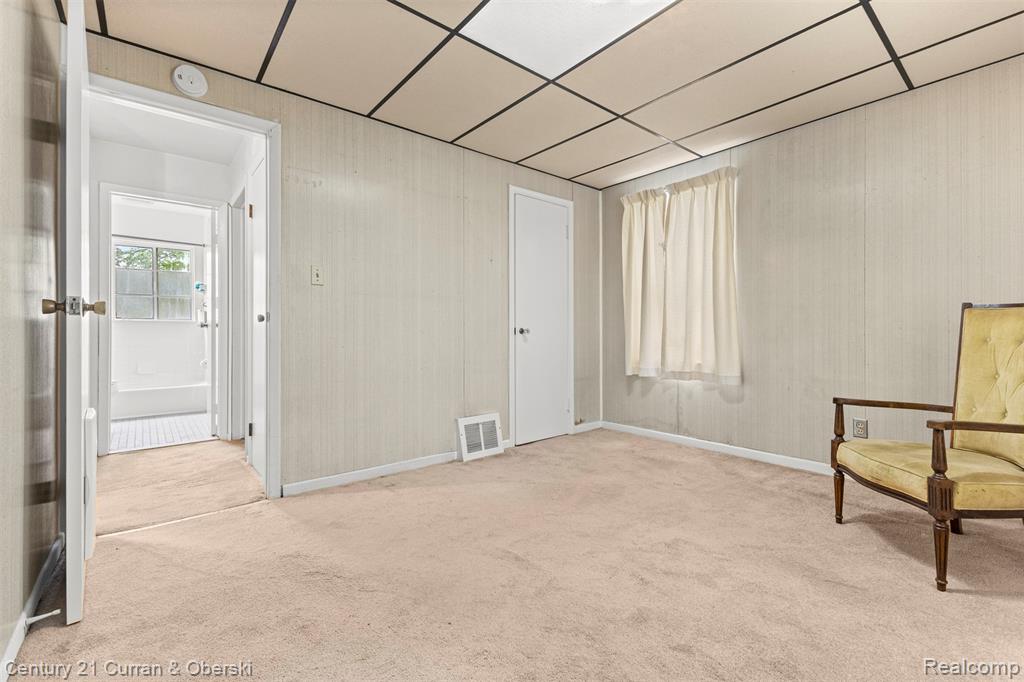 8201 Heyden Street, Detroit, MI 48228 — Photo 11