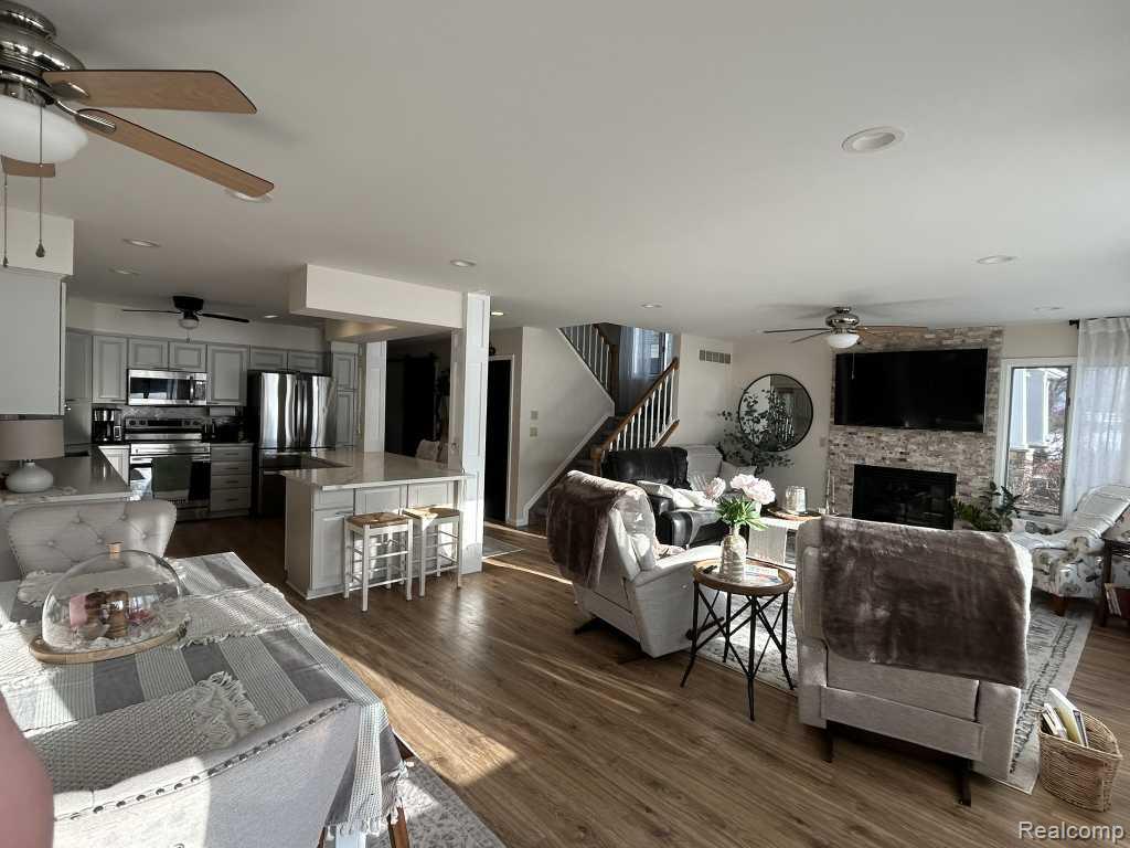 3274 Lakeview Drive, Highland, MI 48356 — Photo 17