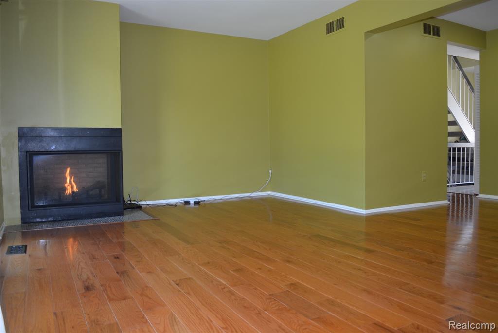 3883 OLD CREEK Road, 18, Troy, MI 48084 — Photo 19