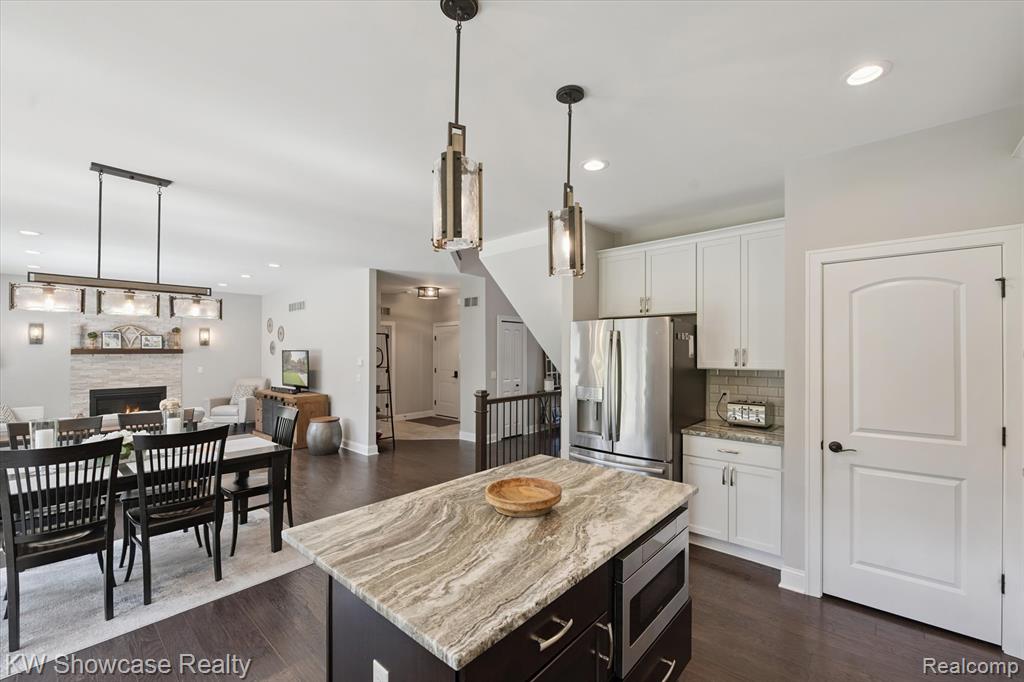 4067 Cameron Court, Wixom, MI 48381 — Photo 18