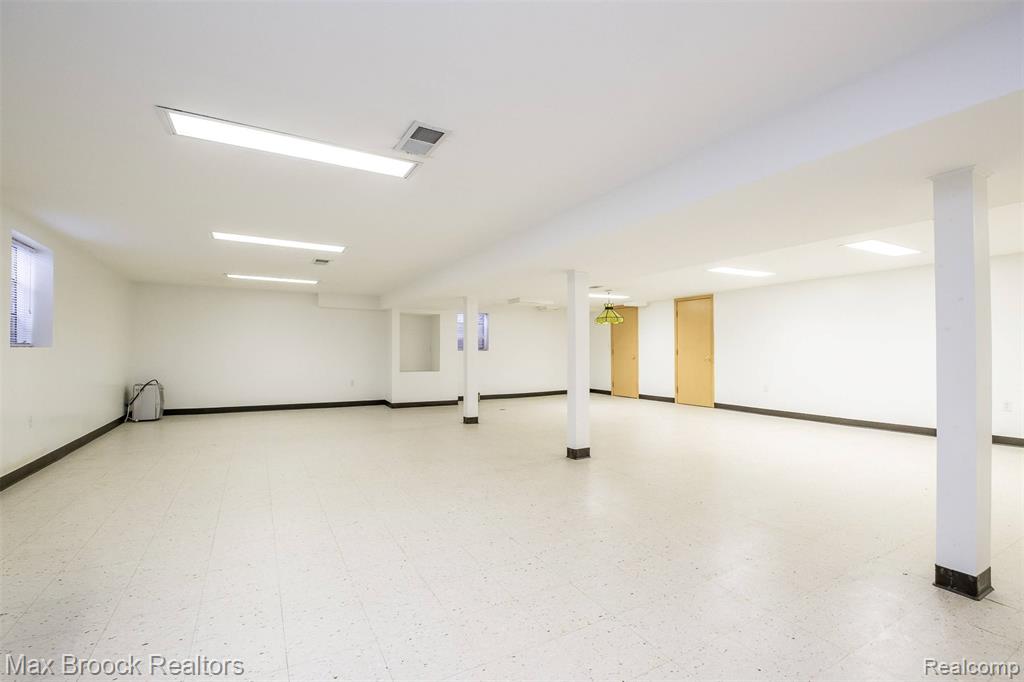 138 S Cranbrook Cross Road, Bloomfield Hills, MI 48301 — Photo 24
