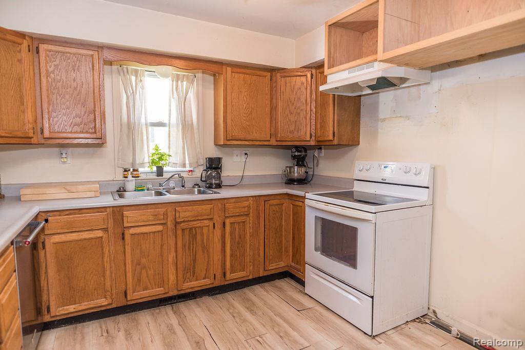 923 Stone Street, Port Huron, MI 48060 — Photo 8