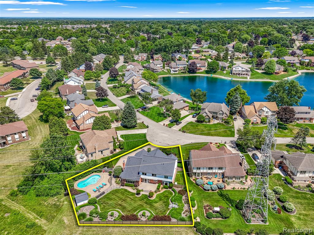 48367 Lake Valley Drive, Shelby Twp, MI 48317 — Photo 58