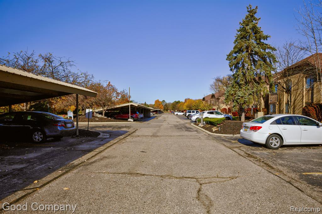 27260 EVERGREEN Road, Lathrup Village, MI 48076 — Photo 32