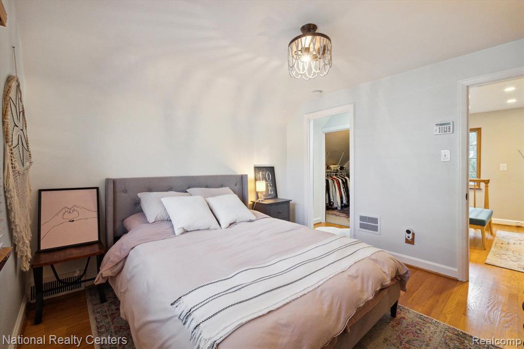 913 ORCHARD GROVE Drive, Royal Oak, MI 48067 — Photo 23
