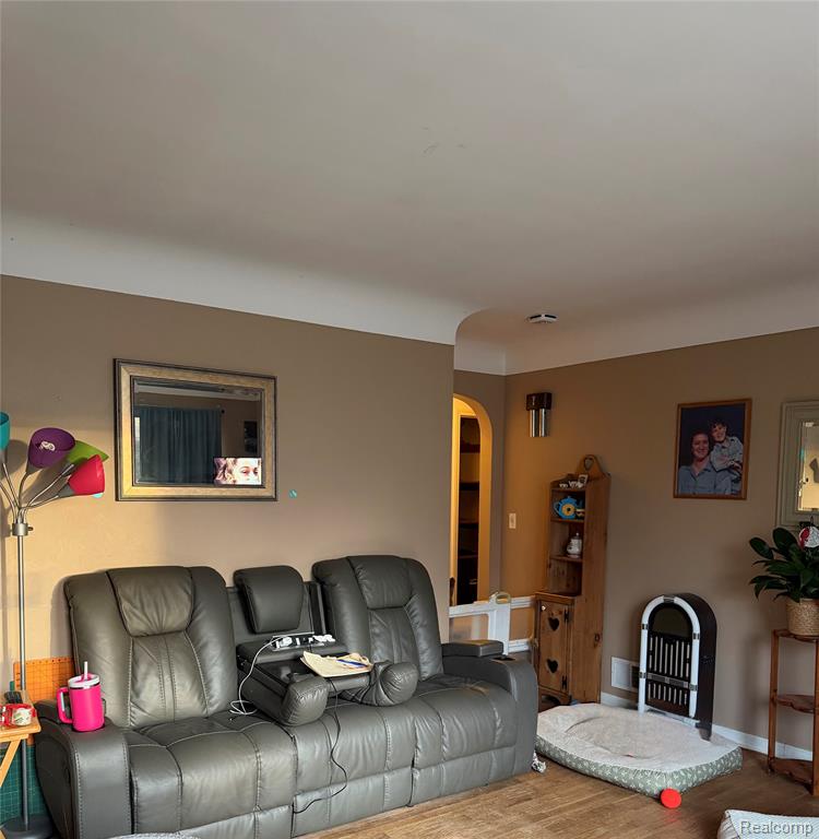 121 Loomis Avenue, Clio, MI 48420 — Photo 2