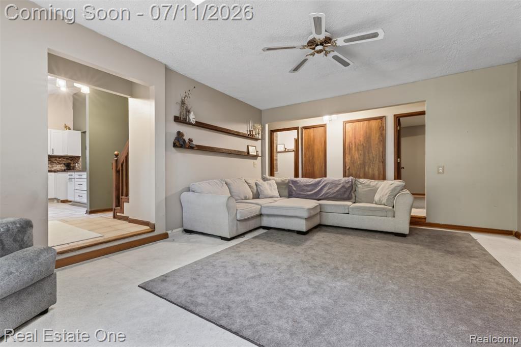 310 S Van Road, Holly, MI 48442 — Photo 17