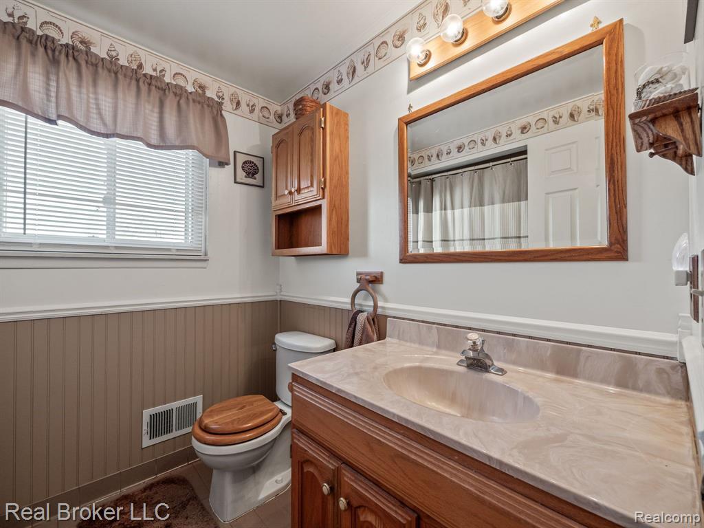 729 CAPE COD, South Lyon, MI 48178 — Photo 13