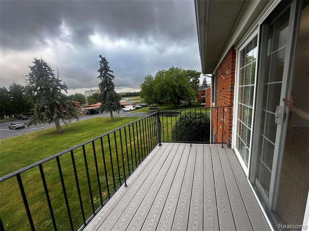 458 Fox Hills Drive N, Bloomfield Hills, MI 48304 — Photo 17