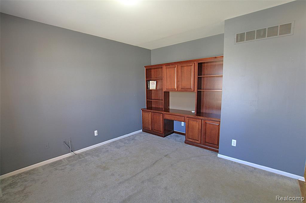 11152 Woodfield Parkway, Grand Blanc, MI 48439 — Photo 17