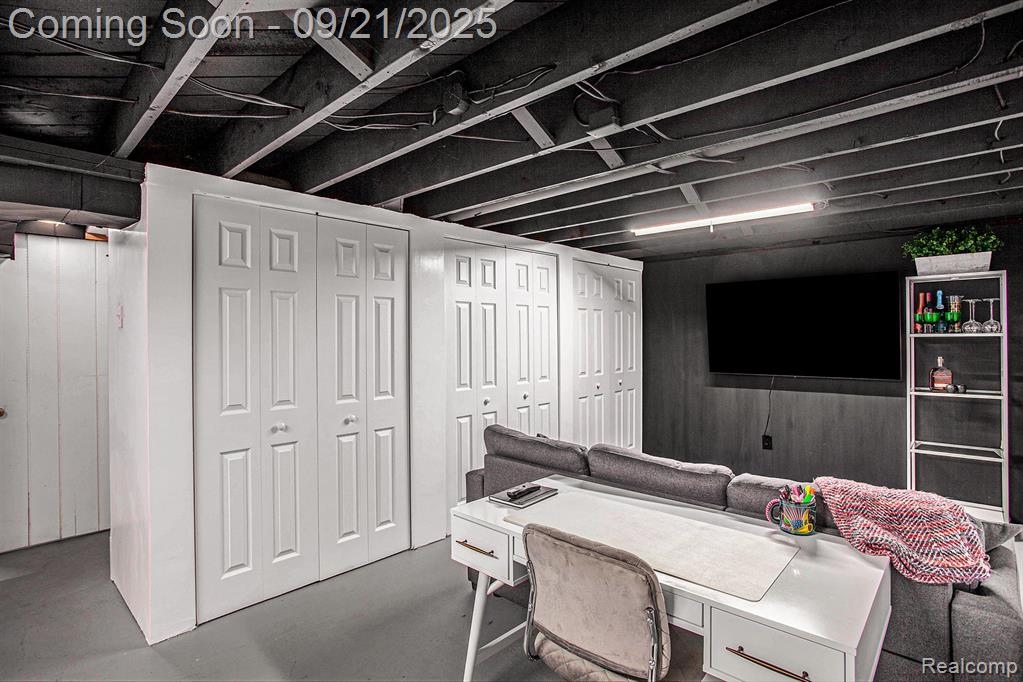 1054 Stratford Lane, Bloomfield Hills, MI 48304 — Photo 23