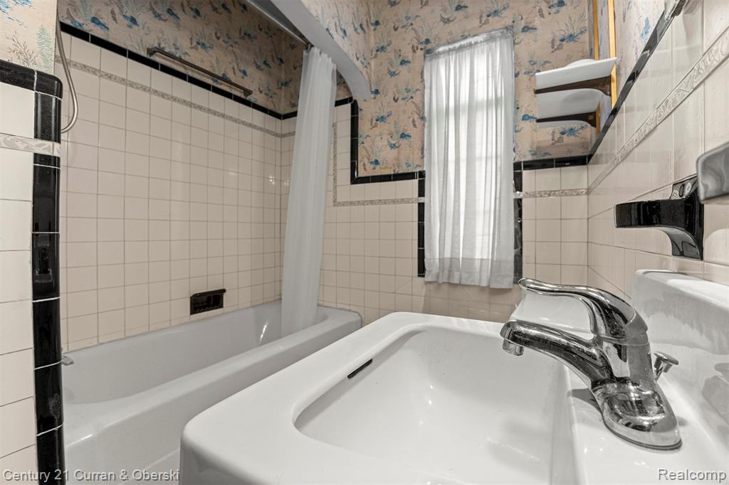 7502 Coolidge, Center Line, MI 48015 — Photo 25