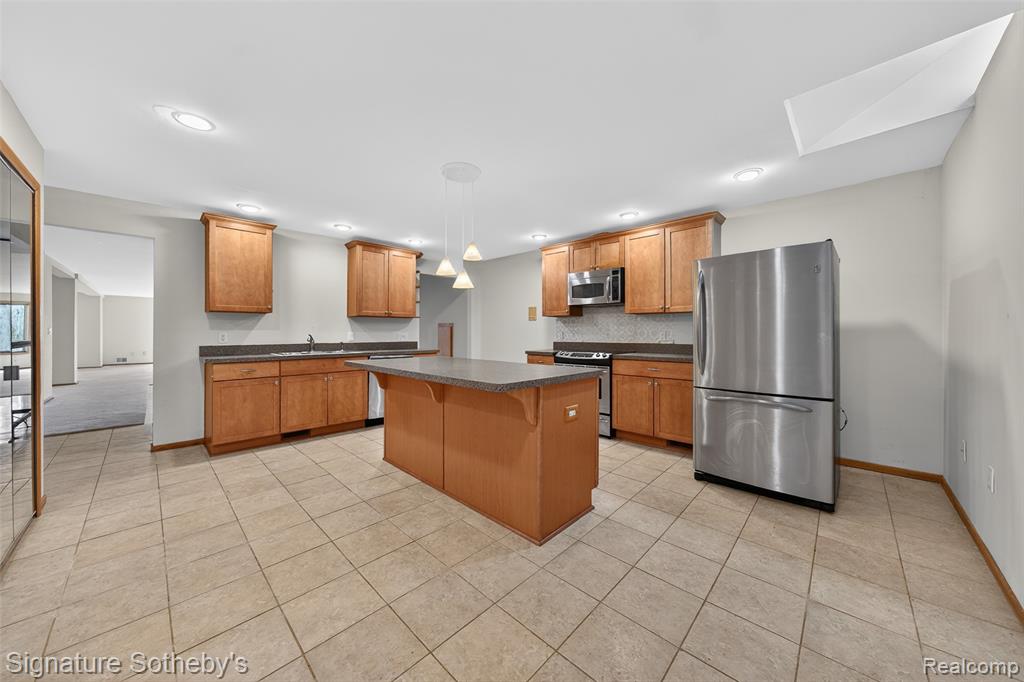 2131 Birchwood Way, Bloomfield Hills, MI 48302 — Photo 47