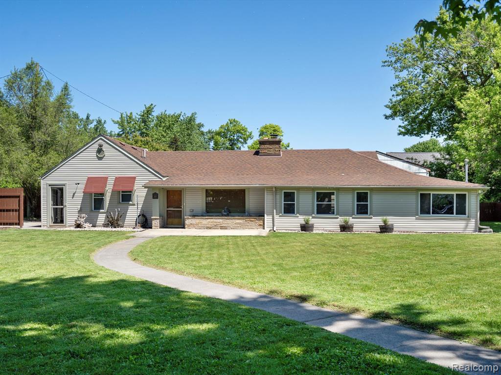 488 Little Avenue, Cottrellville, MI — Photo 2