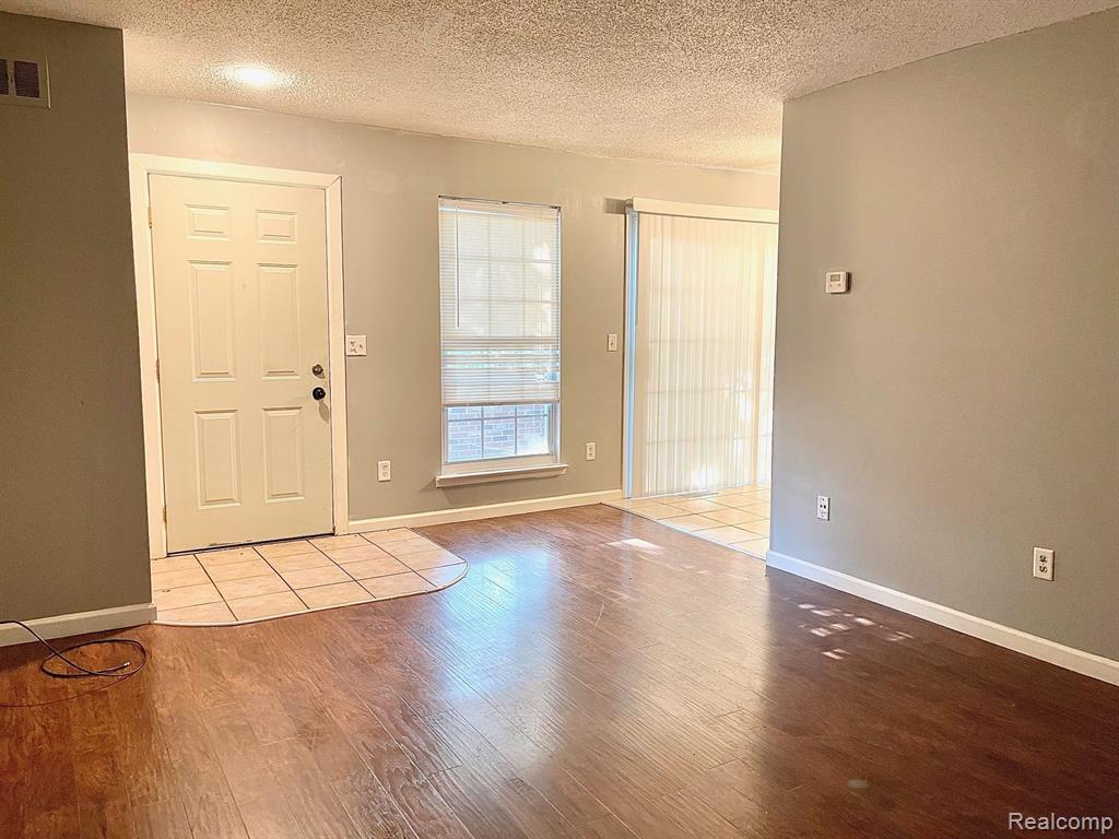 39554 OLD DOMINION Drive, Clinton Twp, MI 48038 — Photo 3