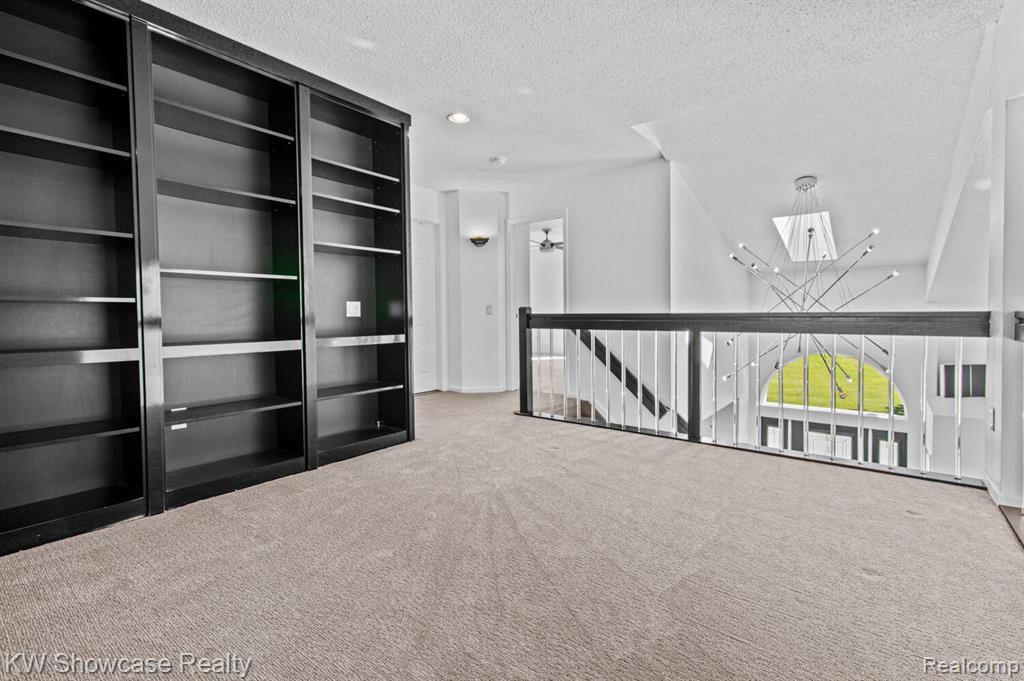 6255 WHISPERING MEADOWS Drive, White Lake, MI 48383 — Photo 38