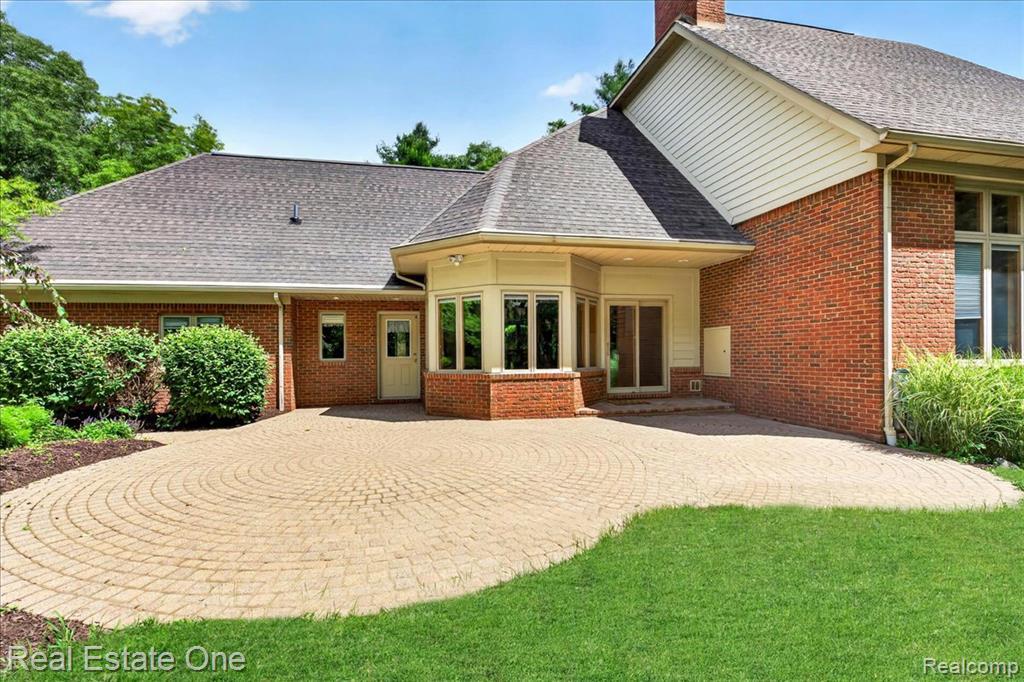 425 Courtney Road, Leonard, MI 48367 — Photo 61