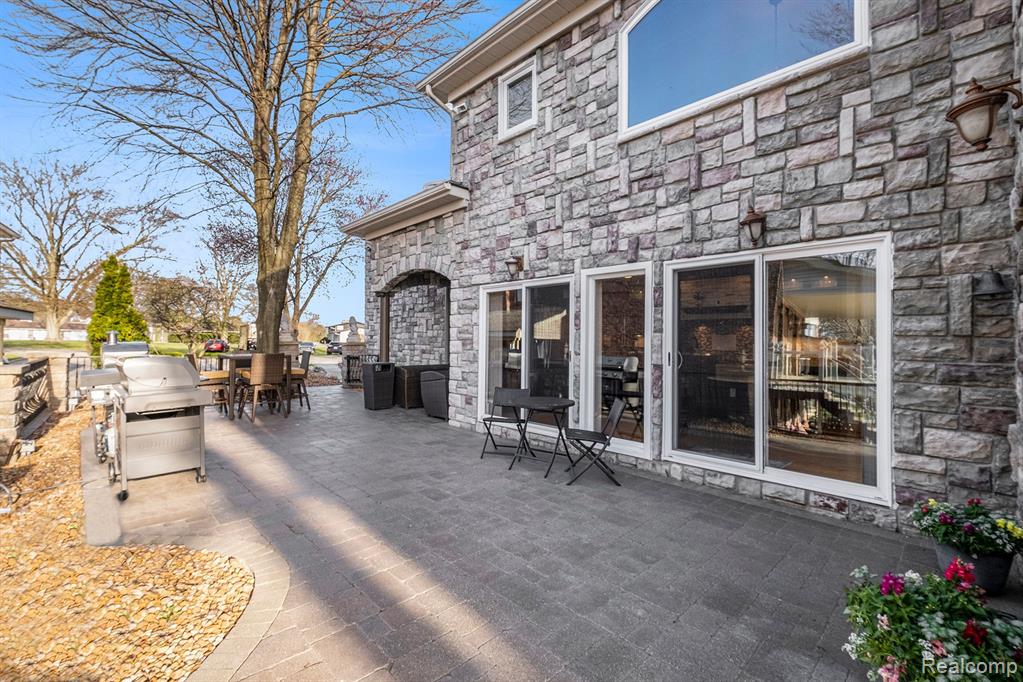 8460 WOODLAND SHORE Drive, Brighton, MI 48114 — Photo 51