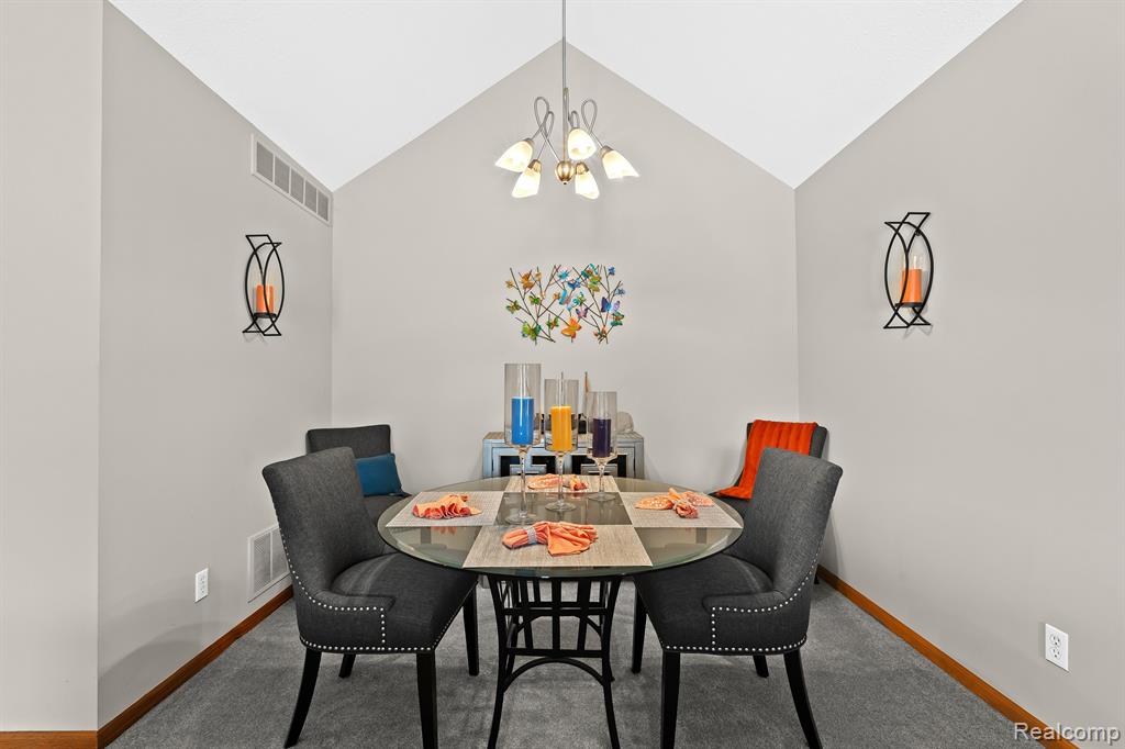 366 MARIGOLD Circle, Westland, MI — Photo 10